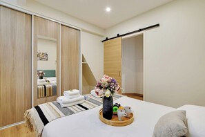 2 bedrooms, desk, iron/ironing board, free WiFi
