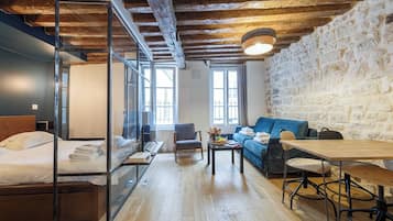 1 bedroom, desk, iron/ironing board, free WiFi