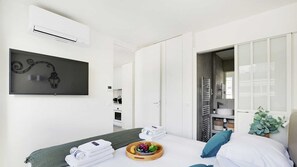 2 soverom, skrivebord, strykejern/-brett og wi-fi (inkludert)