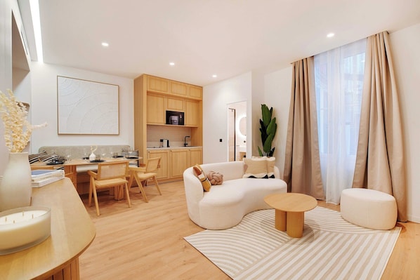 Smart TV, offices - Authentic apartment - 3BR/6P - Moulin Rouge (Paris)