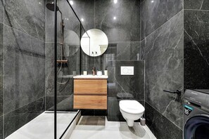 Shower, hair dryer, towels - Sublime apartment in the Montorgueil (Paris)