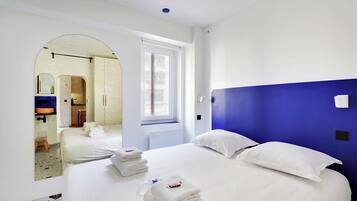 1 chambre, bureau, fer et planche à repasser, Wi-Fi