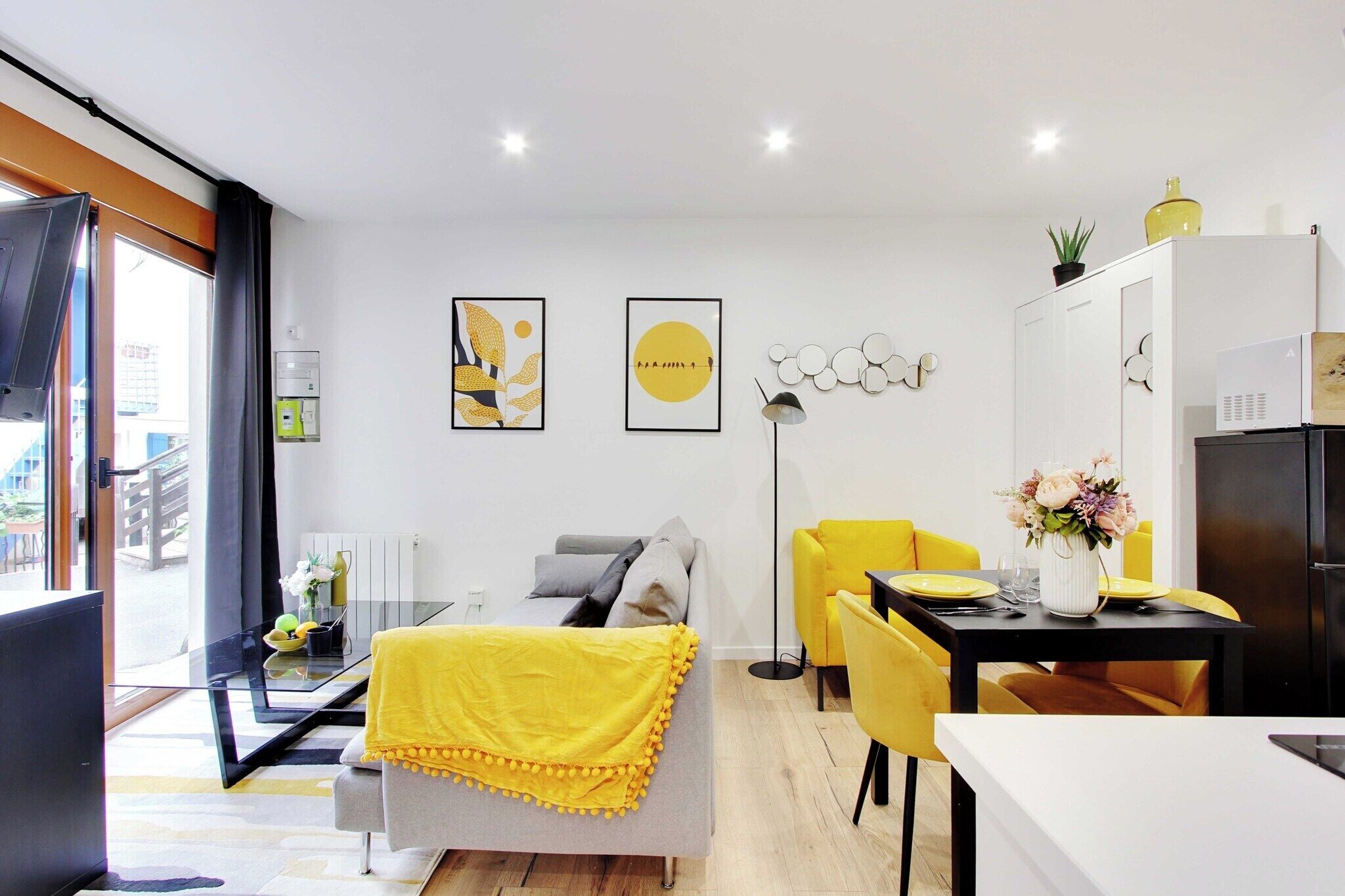 Smart TV, offices