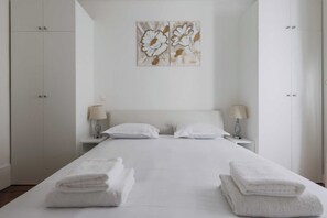 1 chambre, bureau, fer et planche à repasser, Wi-Fi gratuit