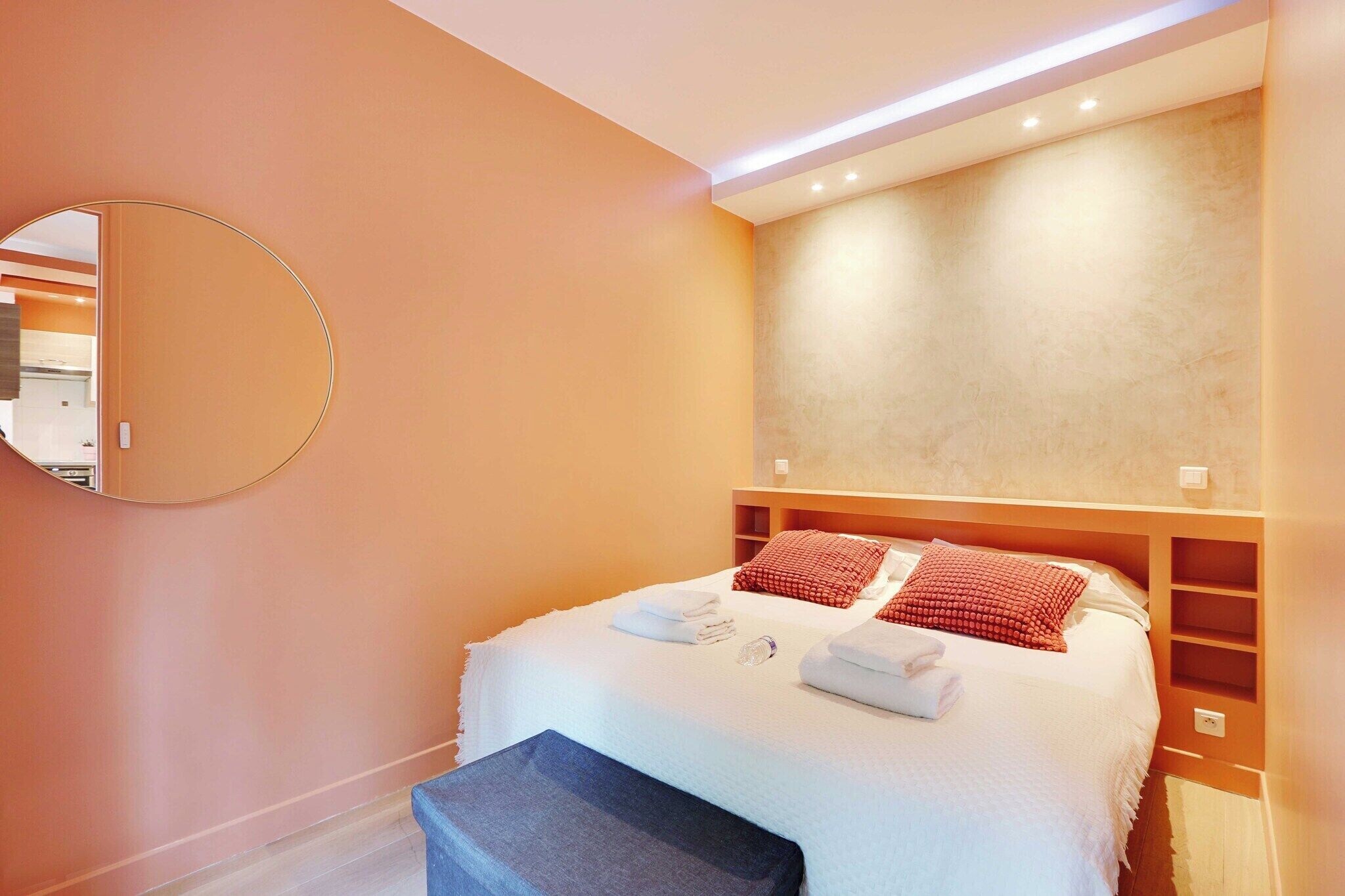 1 bedroom, desk, iron/ironing board, WiFi (free)