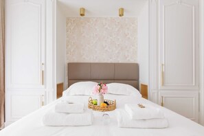 2 bedrooms, desk, iron/ironing board, free WiFi