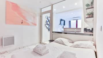 1 bedroom, desk, iron/ironing board, WiFi