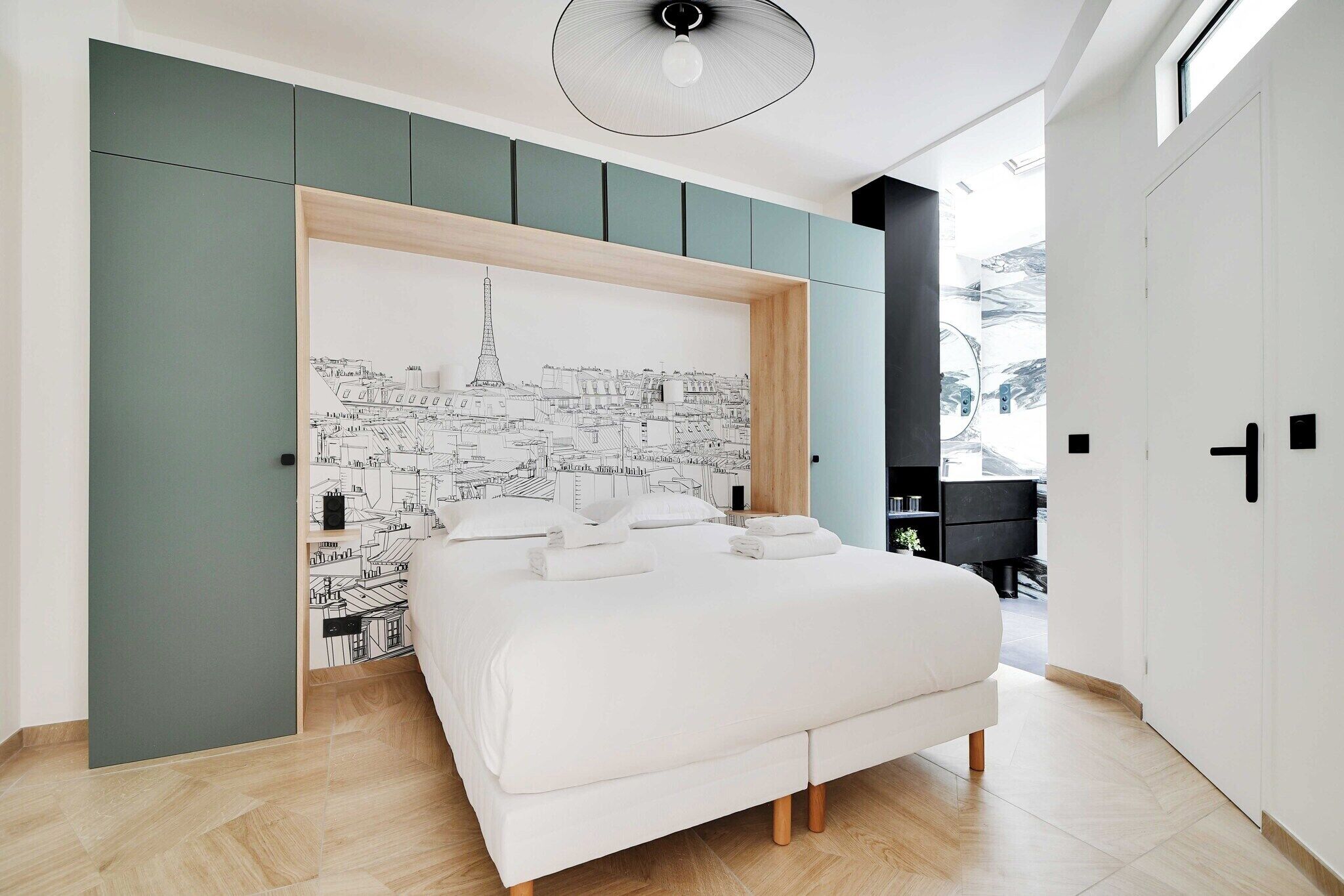 3 bedrooms, desk, iron/ironing board, free WiFi