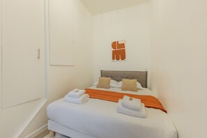 1 soverom, skrivebord, strykejern/-brett og wi-fi (inkludert)