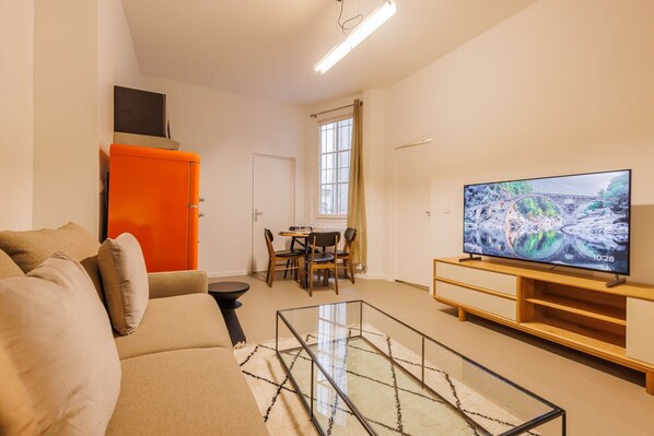 Fernseher