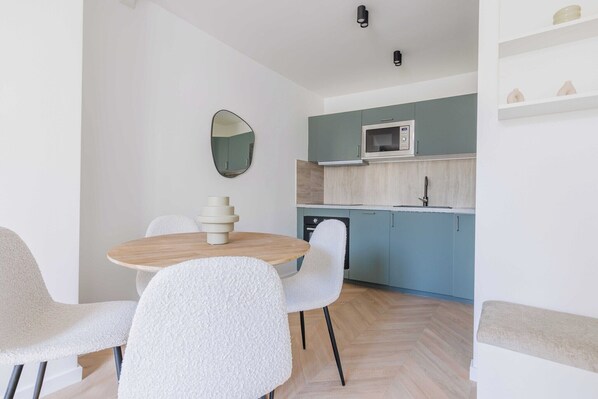 Dining - Renovated Studio rue du Roi de Sicile / Marais (Paris)