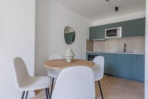 Dining - Renovated Studio rue du Roi de Sicile / Marais (Paris)