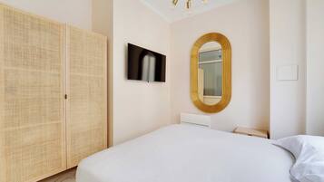 1 bedroom, iron/ironing board, Internet, bed sheets