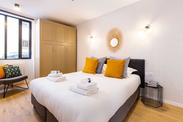 2 bedrooms, desk, iron/ironing board, free WiFi