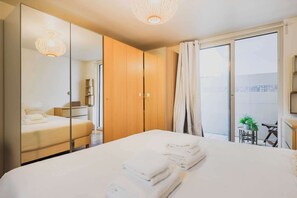 3 bedrooms, iron/ironing board, WiFi