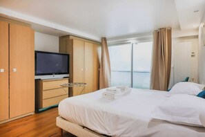 3 Schlafzimmer, Schreibtisch, Bügeleisen/Bügelbrett, Reisekinderbett