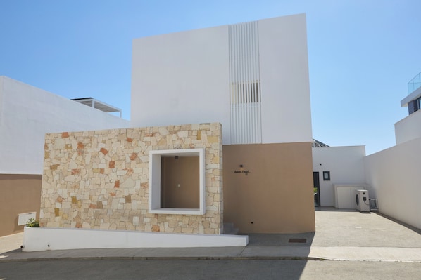 Villa, 5 Bedrooms | Exterior