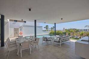 Villa, 5 Schlafzimmer | Terrasse/Patio