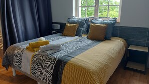 5 habitaciones, escritorio, tabla de planchar con plancha y wifi gratis 