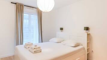 2 bedrooms, desk, iron/ironing board, free WiFi