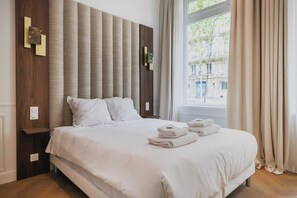 1 quarto, ferros/tábuas de passar roupa, acesso à internet