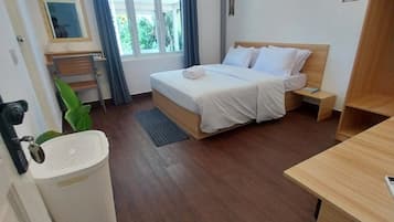 Camera Classic con letto matrimoniale o 2 letti singoli, vista città | Con stile personalizzato, con arredamento individuale, tende oscuranti