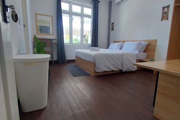 Classic Double or Twin Room, City View | Blackout drapes, soundproofing, iron/ironing board, WiFi (free)