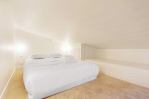 1 habitación, escritorio, tabla de planchar con plancha y wifi gratis 