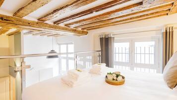 1 chambre, bureau, fer et planche à repasser, Wi-Fi gratuit