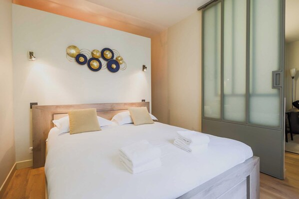 1 bedroom, desk, iron/ironing board, free WiFi