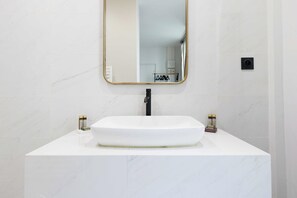 Doccia, asciugacapelli, asciugamani