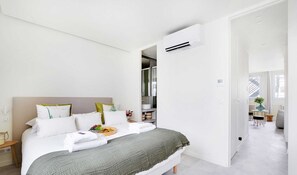 1 Schlafzimmer, Schreibtisch, Bügeleisen/Bügelbrett, Reisekinderbett