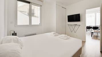 2 slaapkamers, een bureau, een strijkplank/strijkijzer, gratis wifi