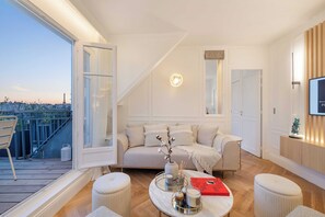 Een smart-tv en een kantoor