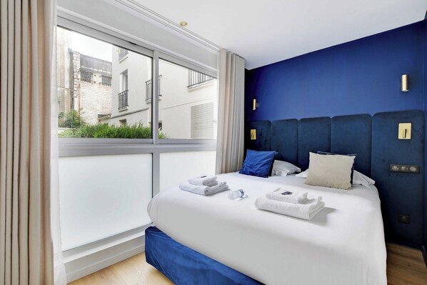 3 bedrooms, desk, iron/ironing board, free WiFi