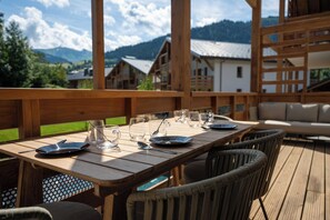 Outdoor dining - Exclusive apt with terrace and view 2BD/5P -Megève (Megève)