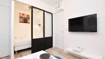 1 chambre, bureau, fer et planche à repasser, Wi-Fi gratuit