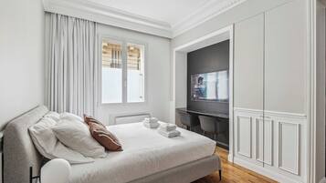 2 chambres, fer et planche à repasser, Wi-Fi, draps fournis