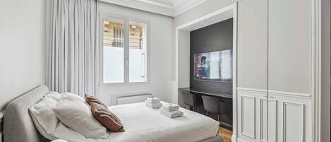 2 Schlafzimmer, Schreibtisch, Bügeleisen/Bügelbrett, kostenloses WLAN