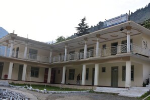 Front of property - Sweet Dreams Hotel (Balakot)