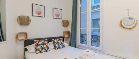 1 bedroom, iron/ironing board, Internet, bed sheets