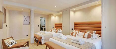 3 bedrooms, iron/ironing board, internet, bed sheets