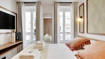 1 bedroom, iron/ironing board, internet, bed sheets