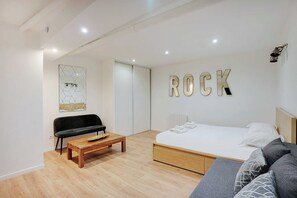 1 Schlafzimmer, Schreibtisch, Bügeleisen/Bügelbrett, kostenloses WLAN