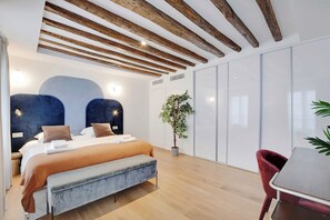 3 Schlafzimmer, Schreibtisch, Bügeleisen/Bügelbrett, kostenloses WLAN