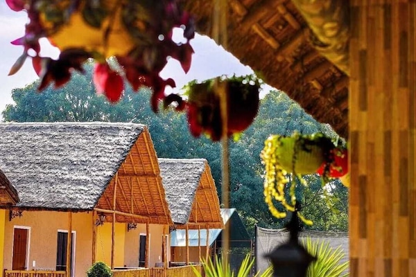 Classic Cottage, Pool View
