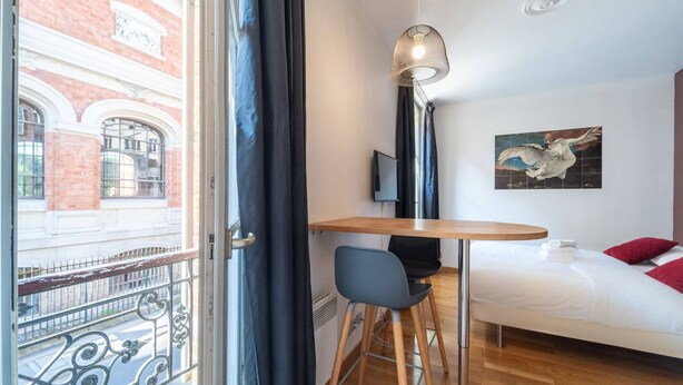 1 soverom, skrivebord, strykejern/-brett og wi-fi (inkludert)
