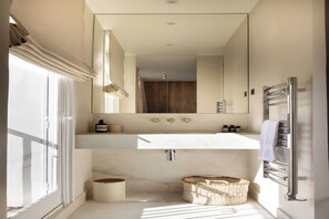 Shower, hair dryer, towels - Admirable & spacious flat - Eiffel Tower (Paris)