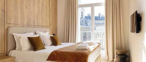 4 dormitoris, escriptori, planxa i posts de planxar i wifi gratuïta