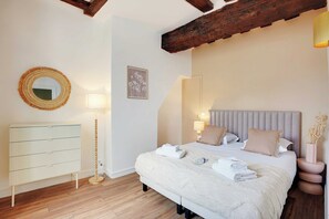 2 chambres, fer et planche à repasser, Wi-Fi gratuit, draps fournis